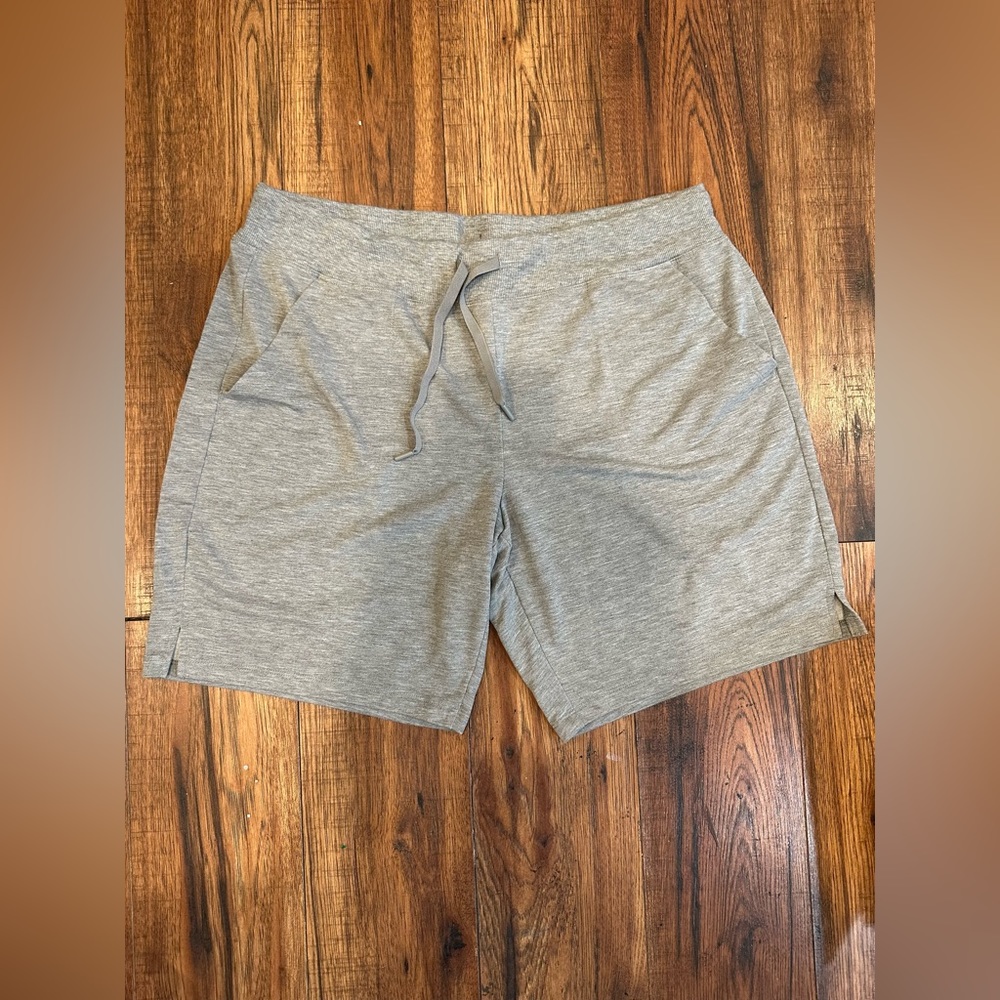 Ladies Athletic Works Gray Shorts size XL 16-18 2 Pockets